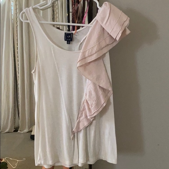 Tops - Tank top with ruffle shoulder